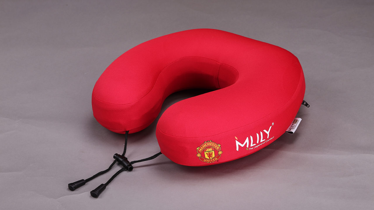 https://mlily.co.il/wp-content/uploads/2017/08/Mlily-Manchester-United-line-neck-pillow-1280x720.jpg